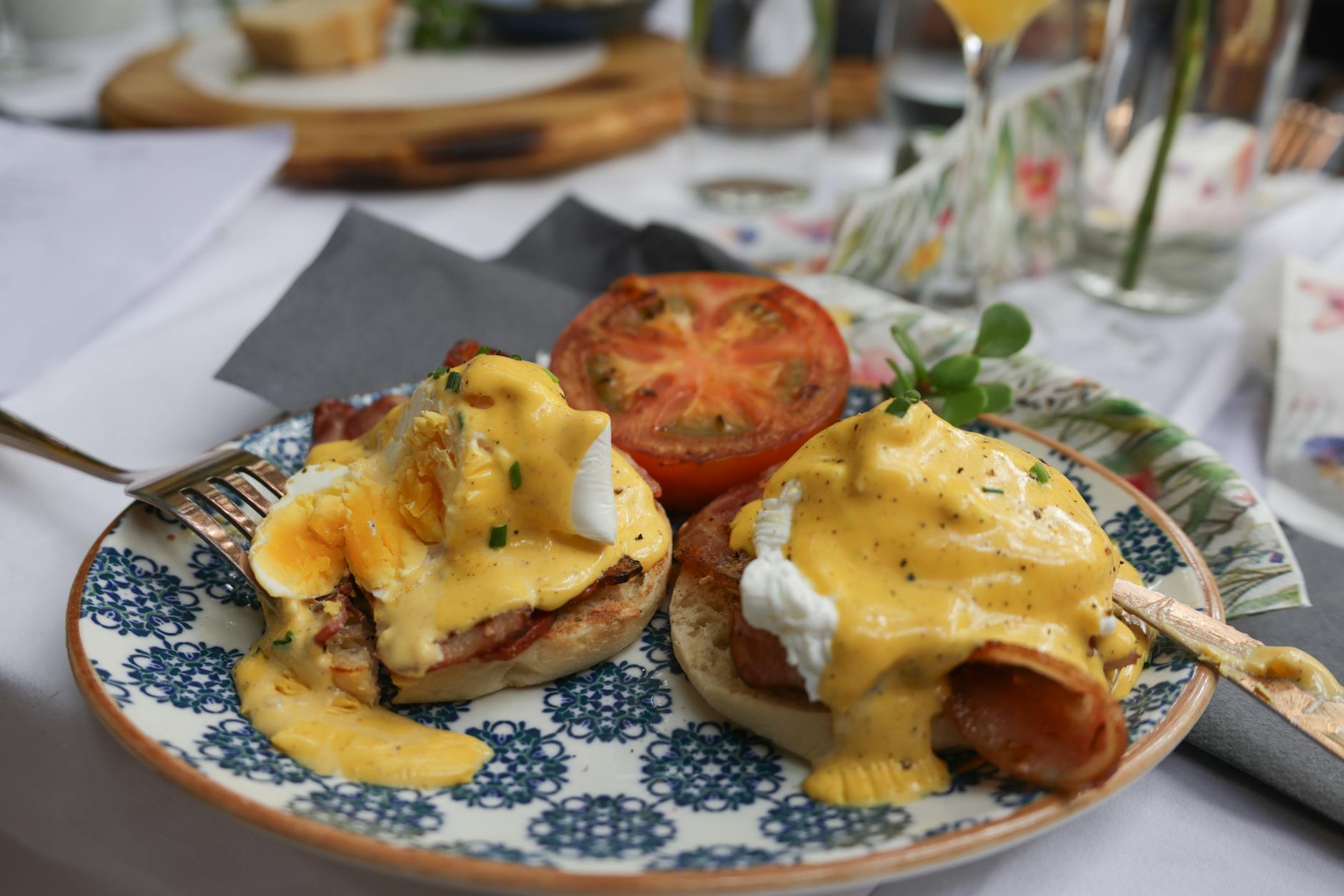 The Ultimate Guide to Brunch Recipes for a Crowd: Easy, Make-Ahead Menus for Stress-Free Hosting