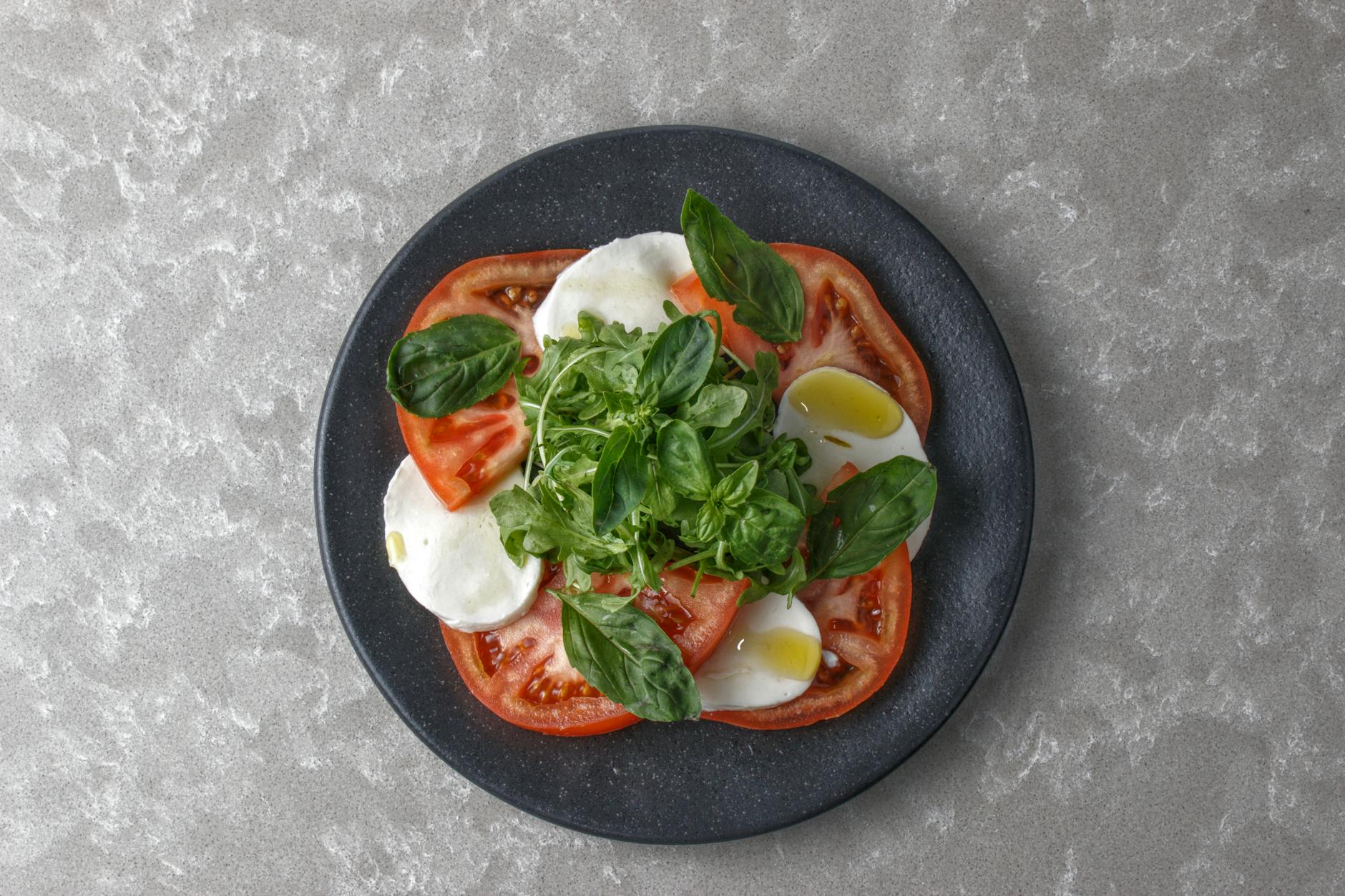 The Ultimate 5-Minute Caprese Salad Recipe: Authentic, Fresh, and Simple