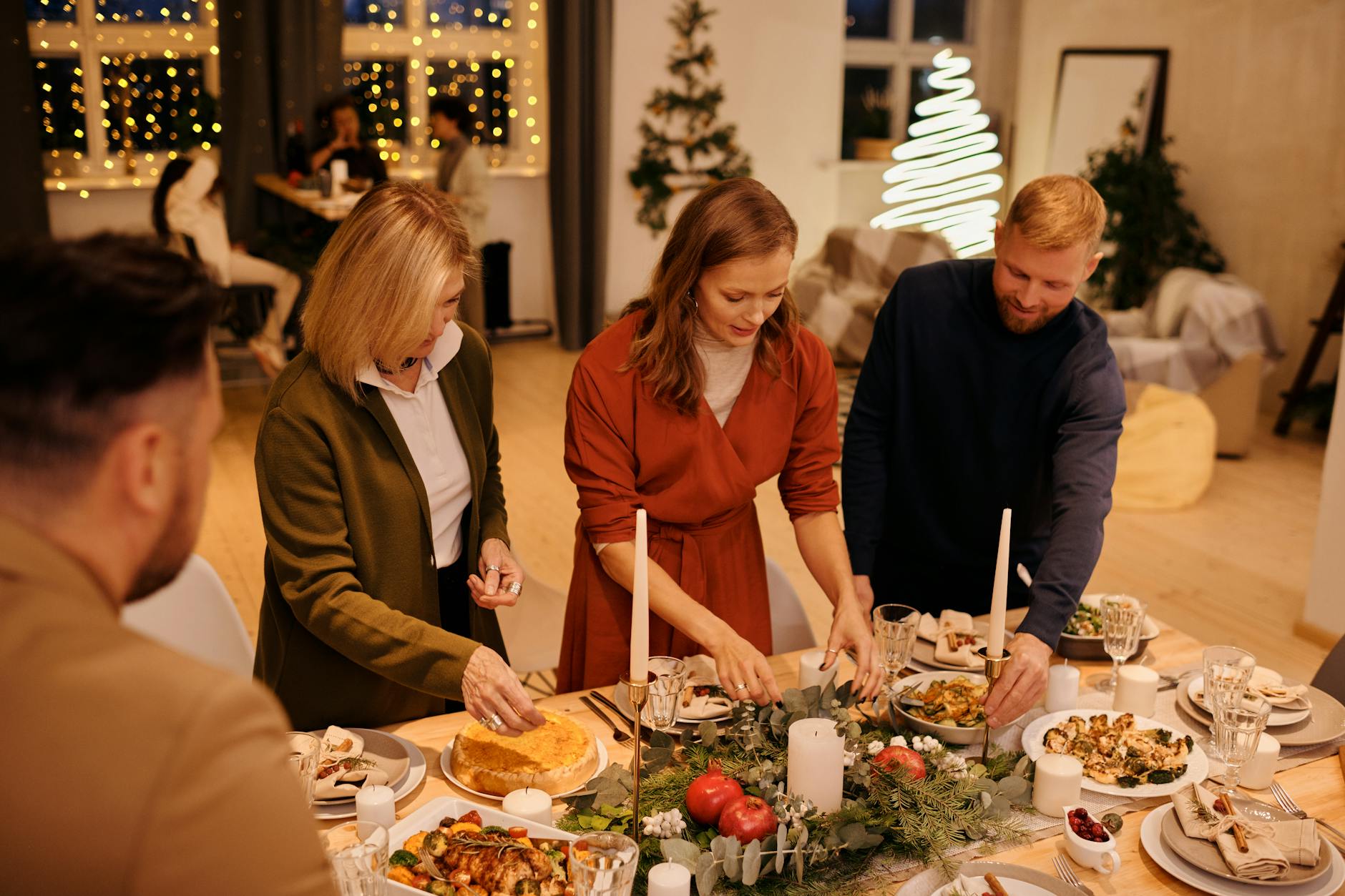 The Ultimate Guide to Christmas Dinner Ideas: Easy, Impressive Menus for Every Crowd