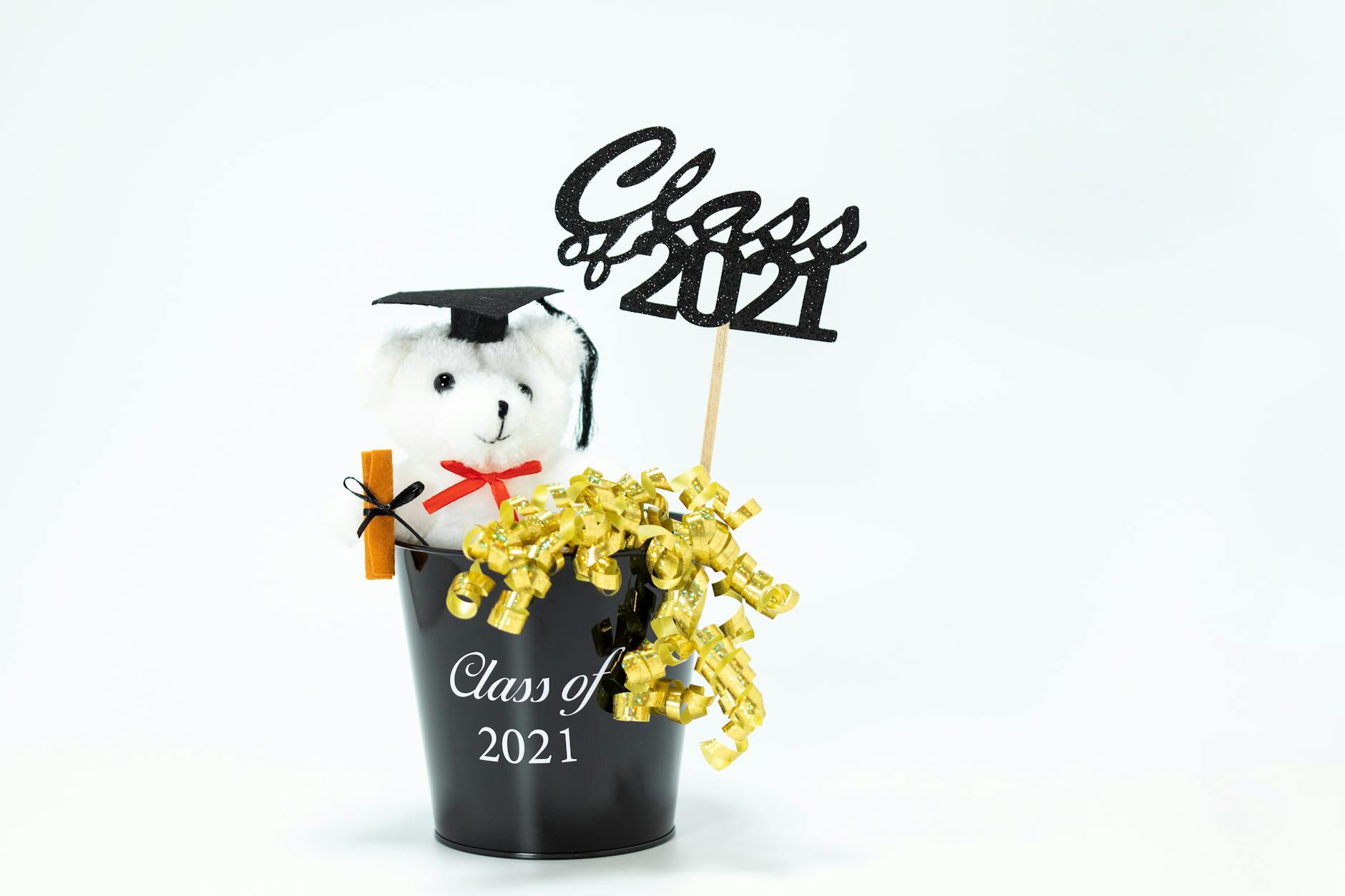 The Ultimate Guide to Graduation Party Food Ideas: How to Feed a Crowd Without the Stress