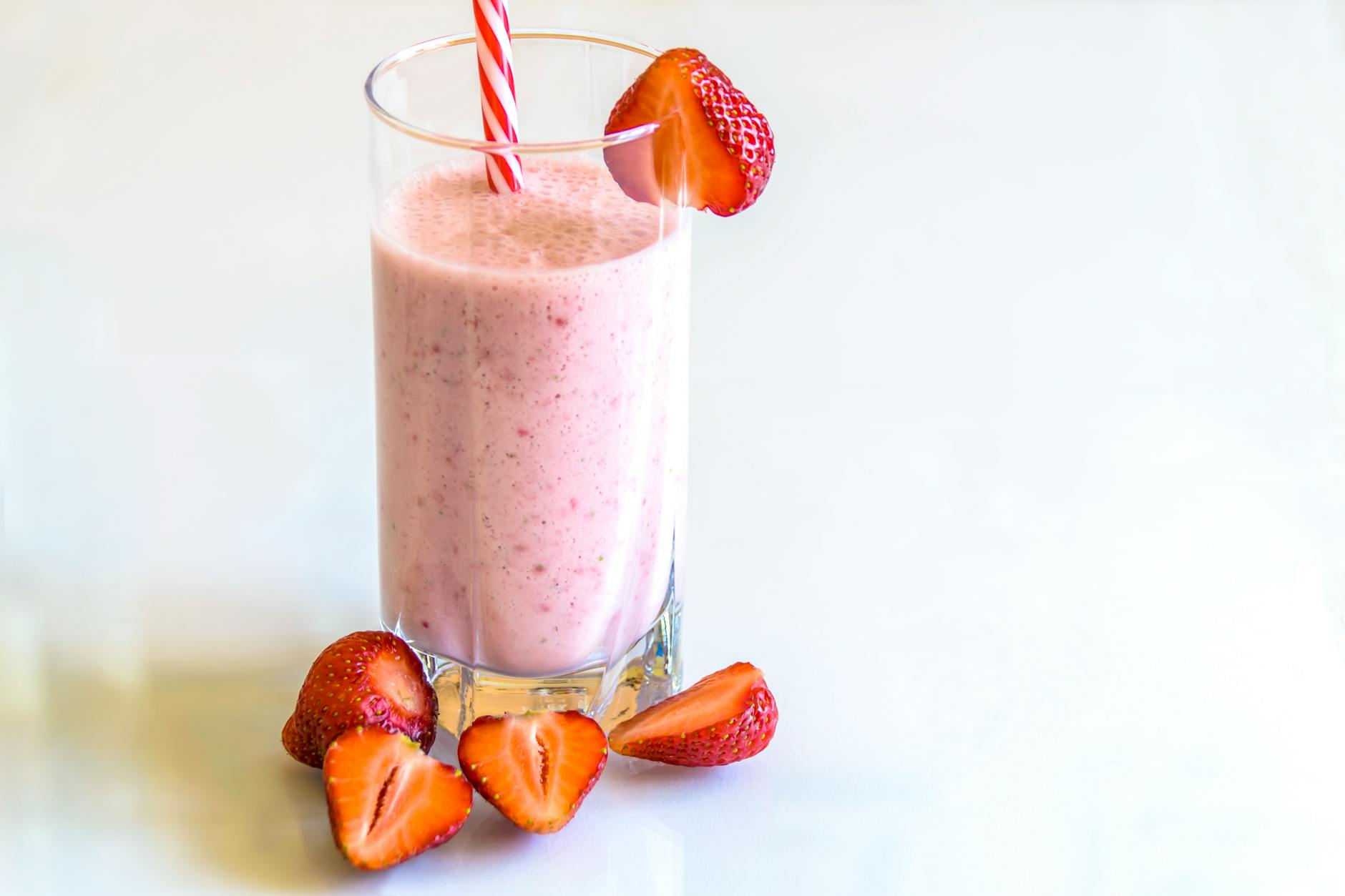 5 High Protein Smoothies Without Powder: Creamy, Whole-Food Recipes for Real Results