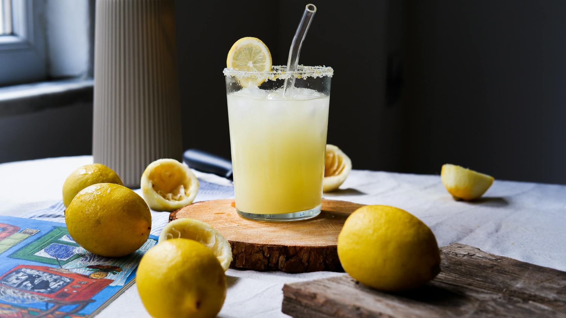 The Ultimate Guide to Making Lemonade Without Sugar: 3 Natural Ways to Sweeten Your Summer