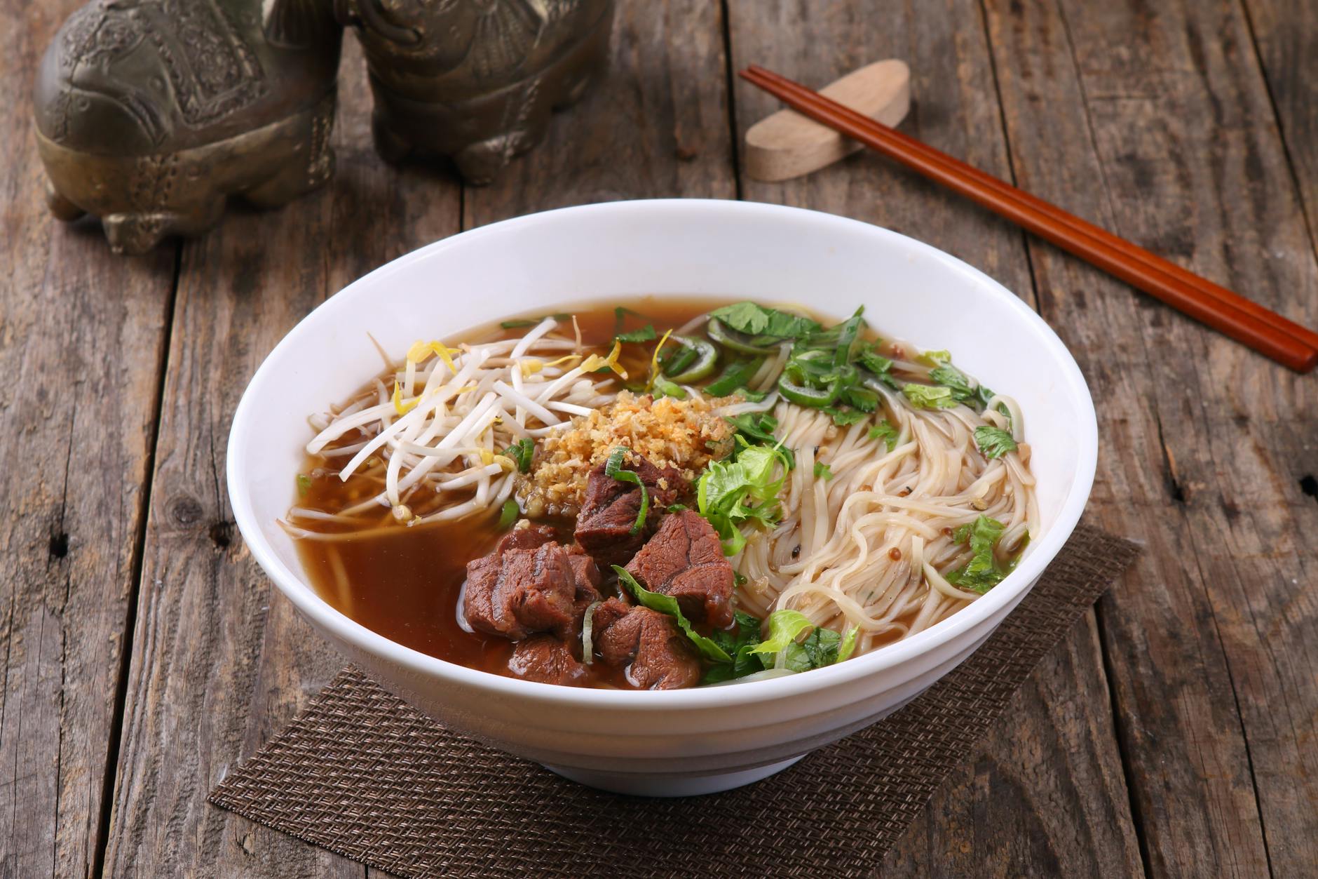 The Best Substitute for Beef Broth: 10 Easy Ways to Save Your Recipe