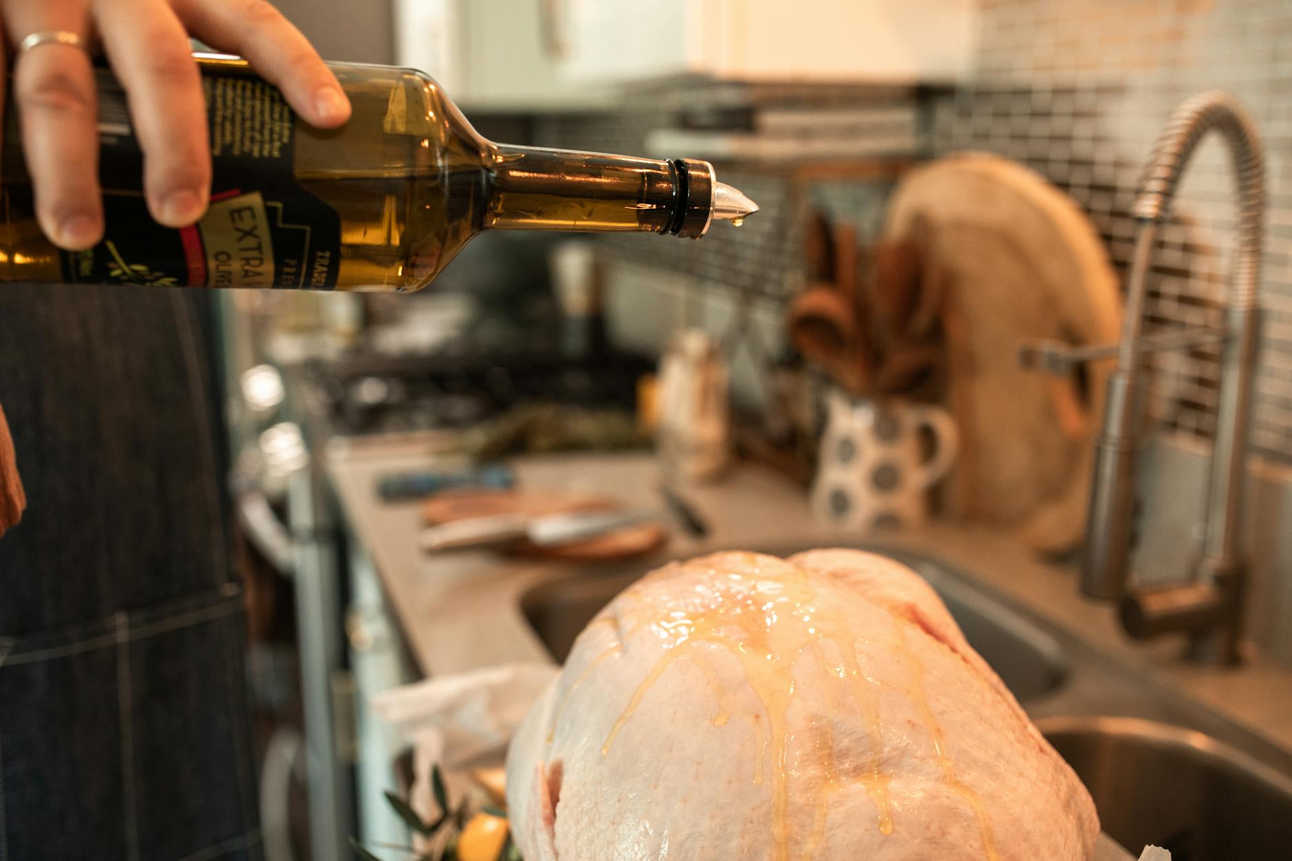 The Ultimate Thanksgiving Turkey Recipe: A Beginner-Friendly Guide to a Juicy, Golden Bird